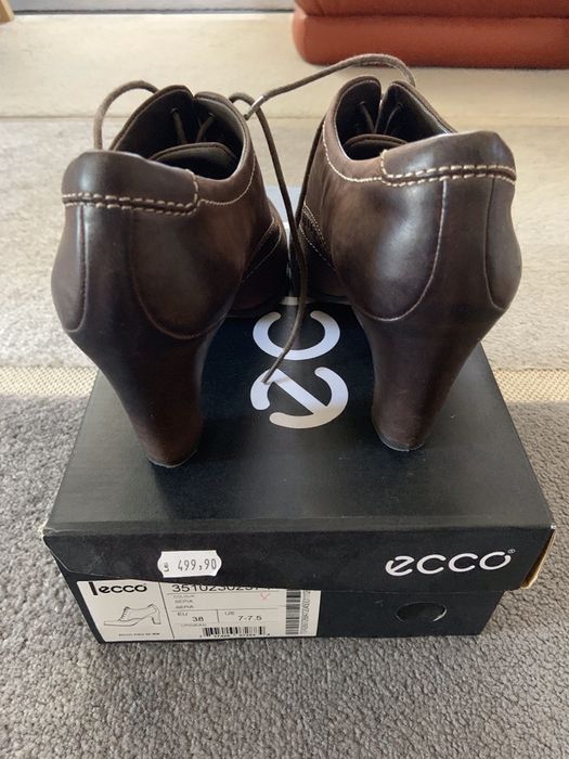 Botine ecco in perfecta stare , ca noi