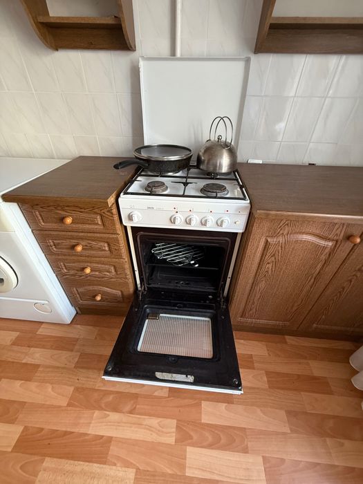 Продам газовую плиту