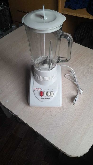 Блендер со стекляной кружкой