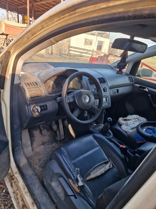 Dezmembrez vw turoan 1.9