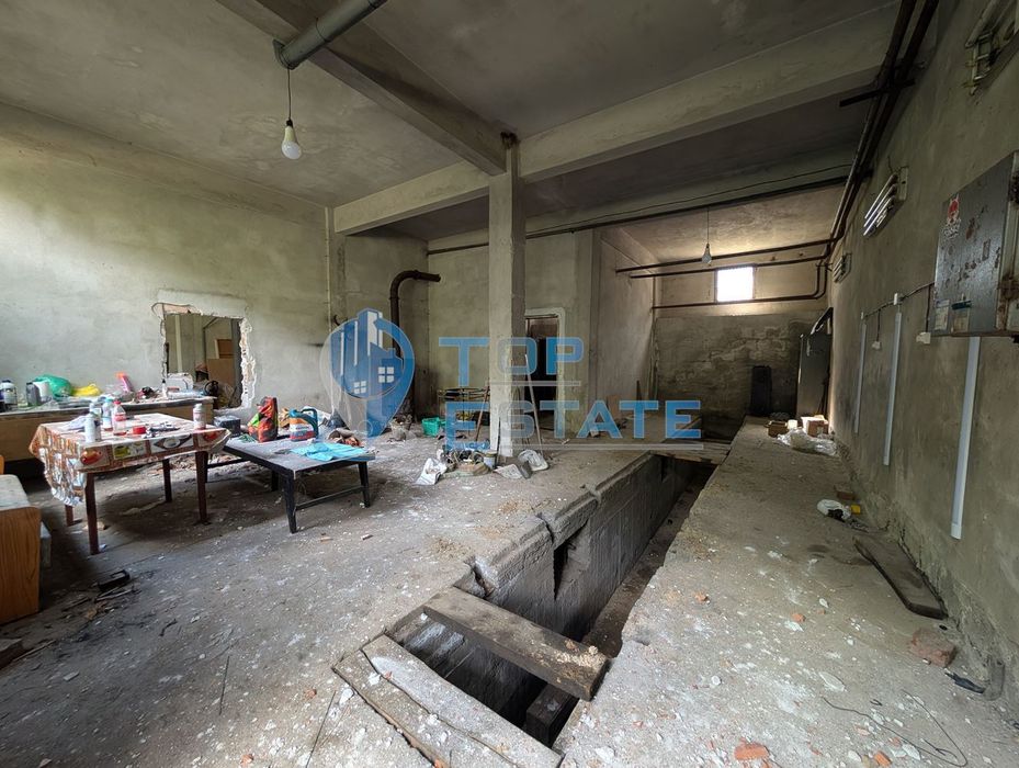 Масивна сграда за обществено обслужване в град Плачковци