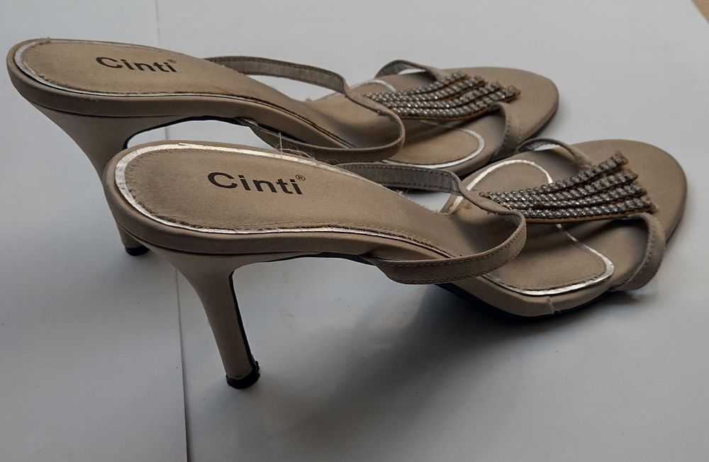 Sandale Cinti material satin cu toc si strass-uri marimea 39