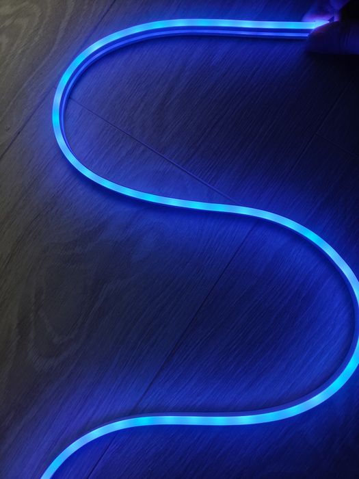 Bandă LED multicolor pentru cameră de pus pe perete. Diferite forme.