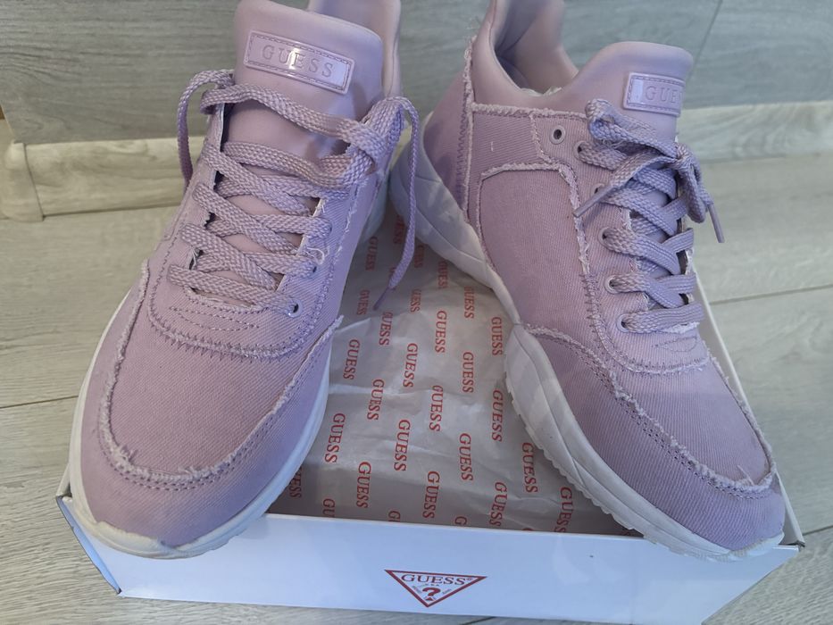Pantofi Guess marime 41