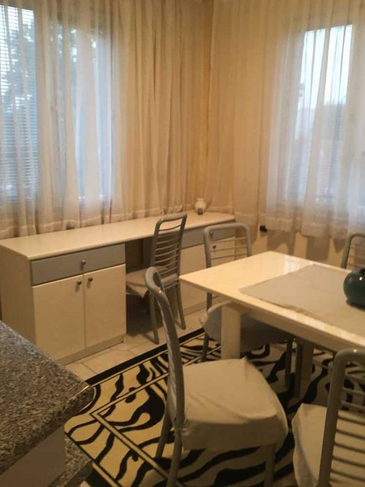 Дава се под наем Тристаен апартамент в Пловдив, Център - 83 кв.м за 397.8 € - Снимка #1