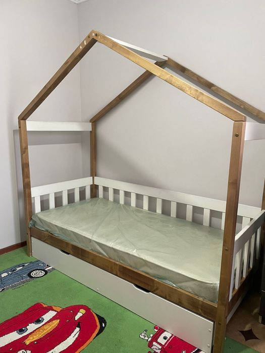 Продам кровать подростковую