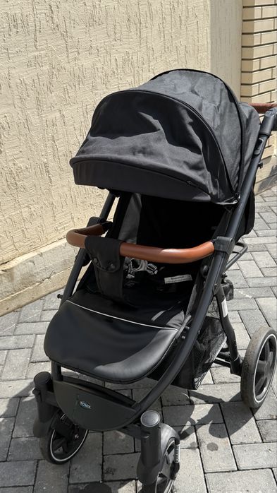 Продам прогулочную коляску