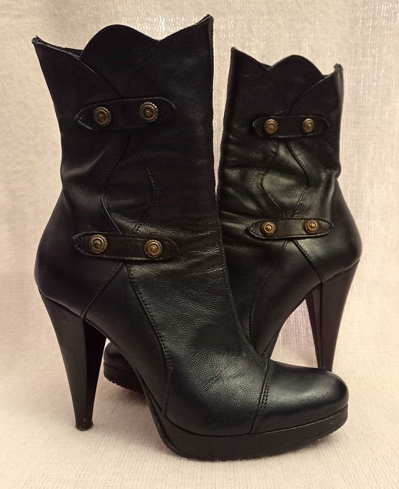 Изгодно! Дамски елегантни боти на висок ток от естествена кожа.