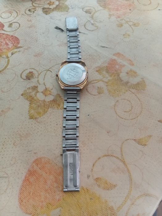 Продам часы производство СССР