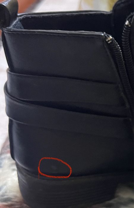 Дамски черни ботита