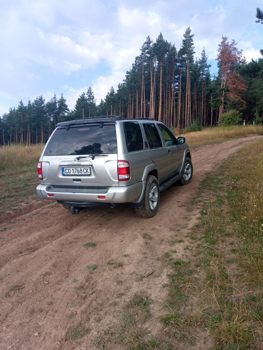 Продава се Nissan pathfinder