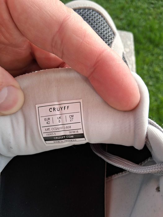 Оригинални маратонки