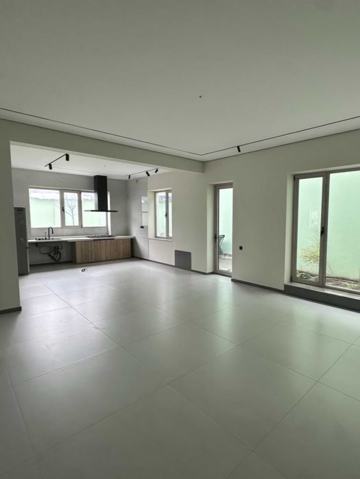 Евро дом. Буюк Ипак Йули. Севастопольская.