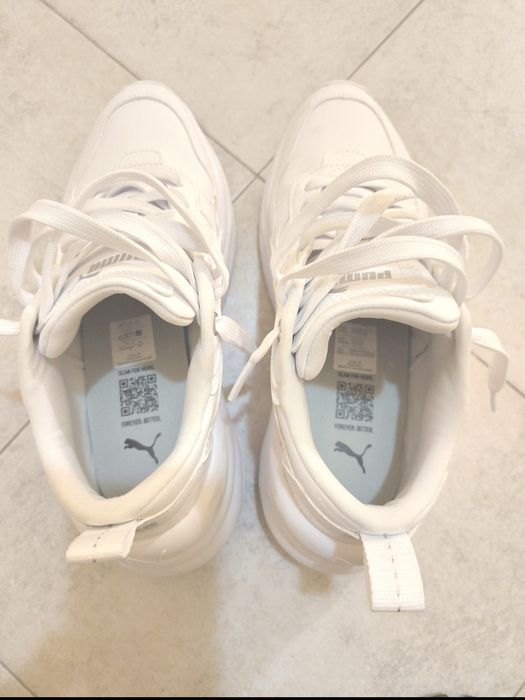 Дамски  бели маратонки PUMA