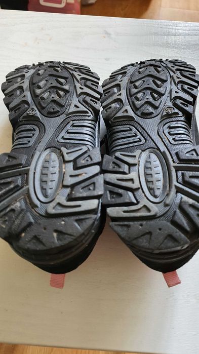 Adidasi drumetii marimea 36