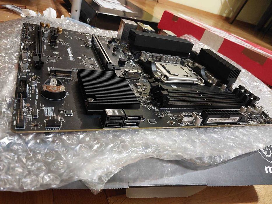 AMD Ryzen 5 7600 + MSI Pro B650-S Wi-Fi