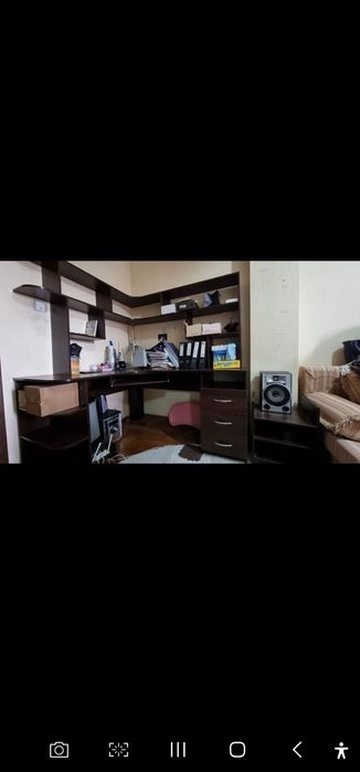 Продаю стол  и зеркало.