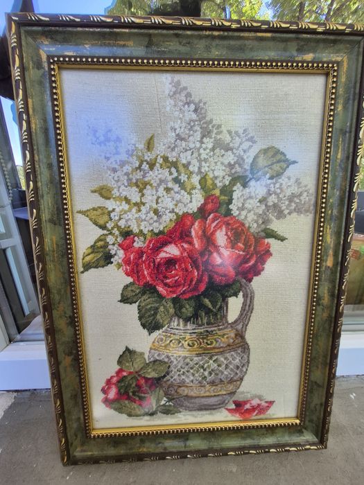 Гоблен Букет от рози и люляци в керамична ваза