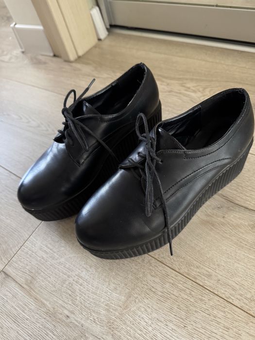 Кожаные ботинки на платформе