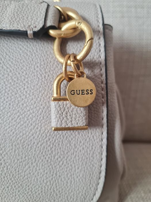 Geanta bej Guess
