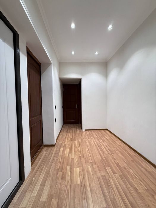 Юнусабад-8 ТЦ Gallery, На продаже 2-х комнатная 2/4/9