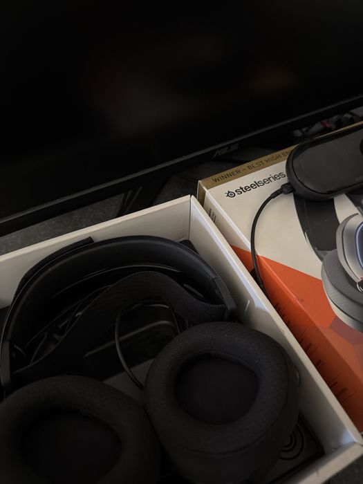Steelseries Arctis Pro headphones