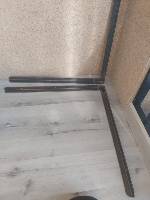 Продам уголок железный