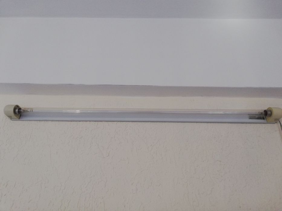 Продаётся лампа бактерицидная