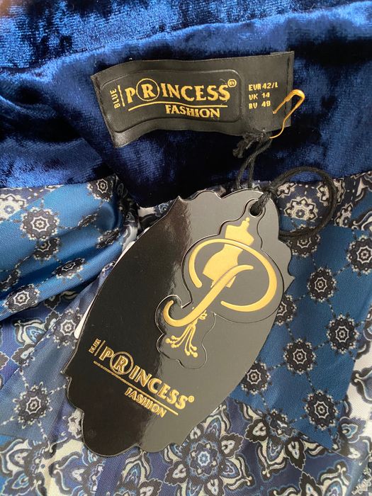 бешпент с брошью и поясом