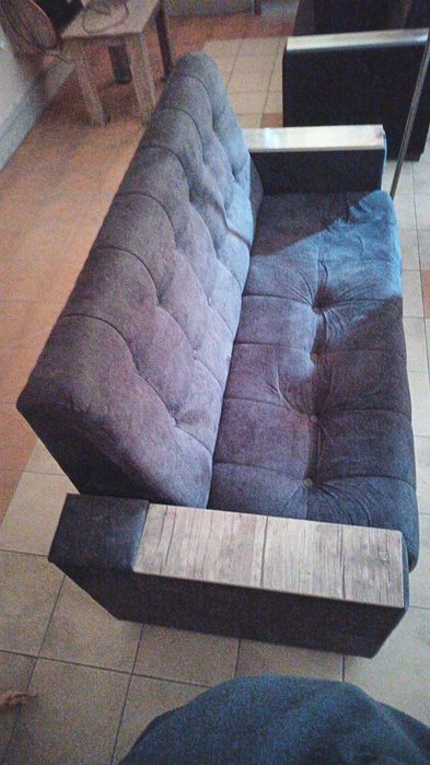 Divan sotiladi Srochniy 700mingdan