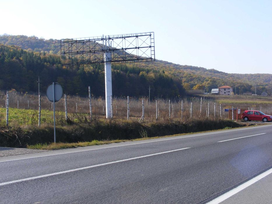 PF inchiriez 11000 mp teren in Gilau aproape autostrada acces din DN1
