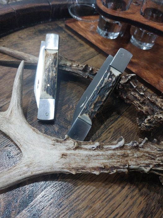 Briceag facut manual cu miner din corn de cerb