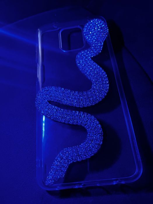 На заказ чехлы со стразами на любой модель телефона