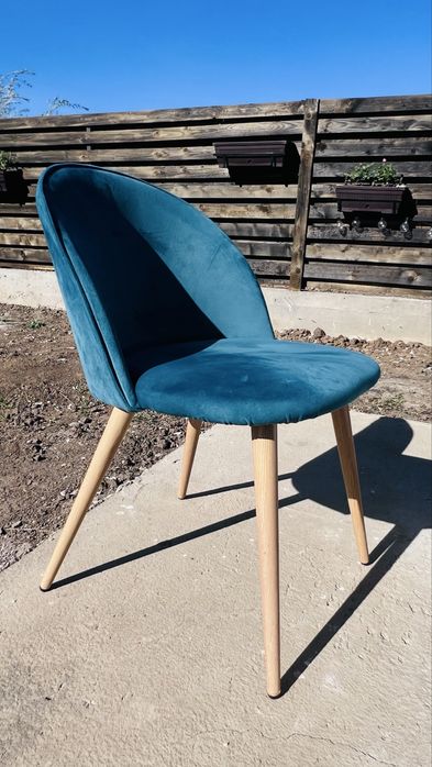 Set scaune stil scandinav