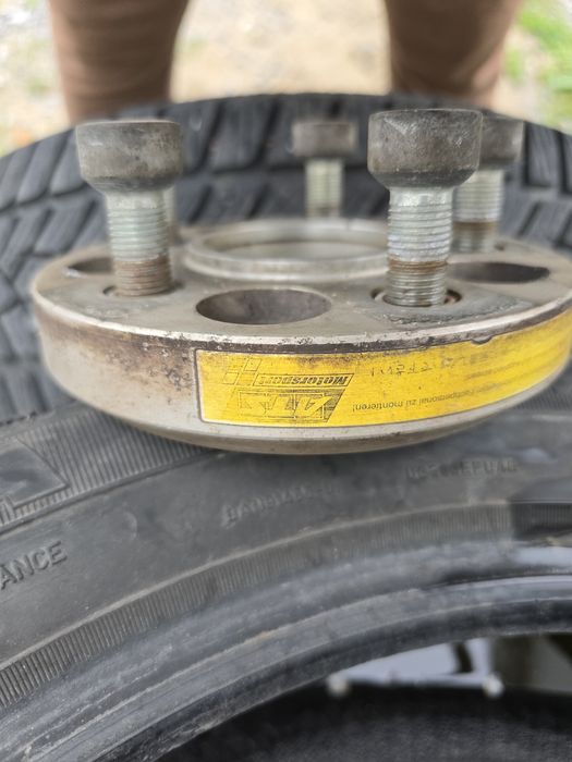 Гуми с джанти 225/45/18 Летни