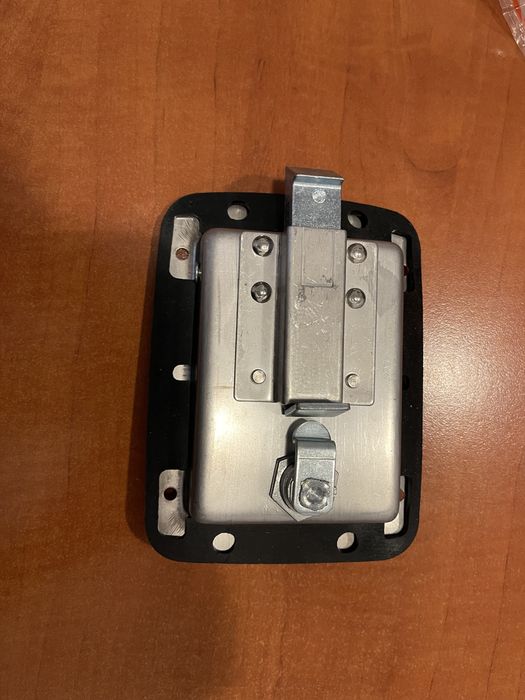 Încuietoare cu butuc și cheie Inchidere rulota  Semiremorca, 140x100mm