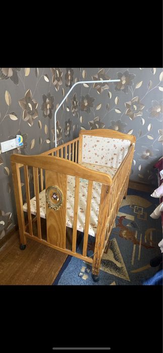 Детская кроватка