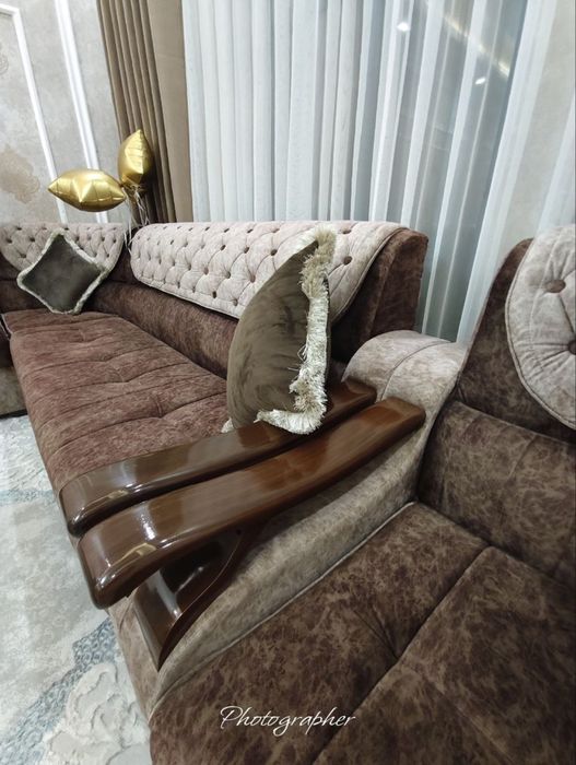 Диван с двумя креслами