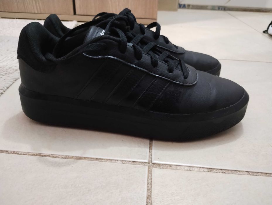 Спортни дамски обувки adidas, ЧЕРЕН Цвят