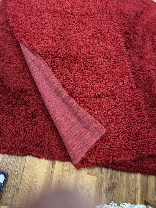 Губери (китеници) от естествена вълна, червени.
