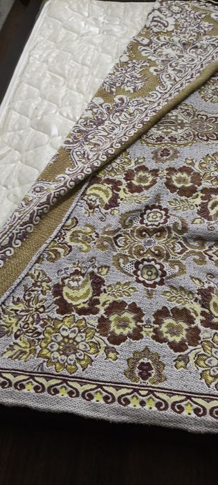 двухспальная кровать