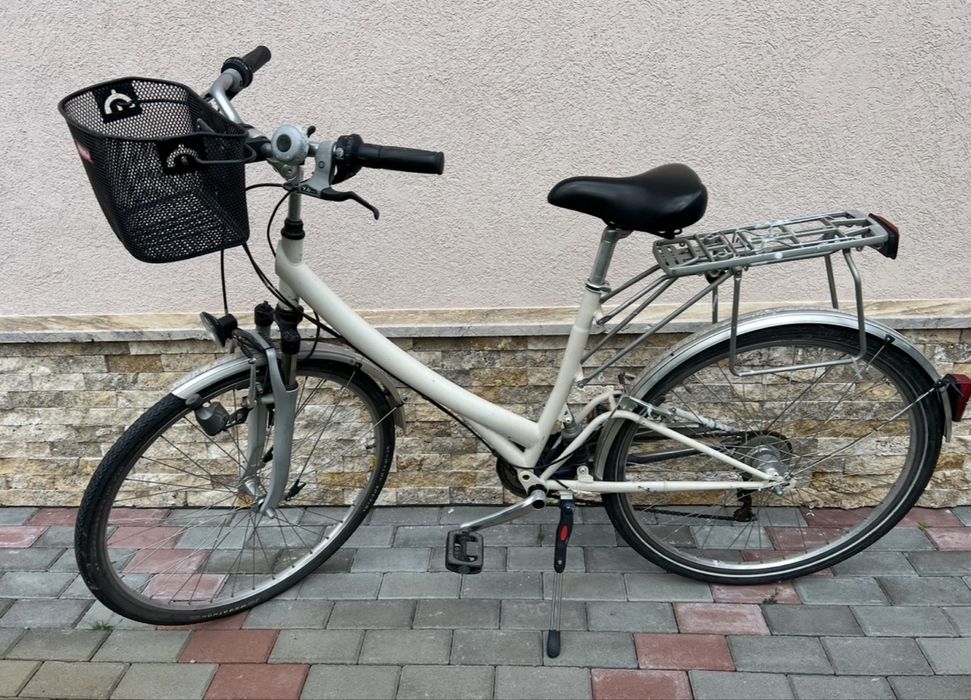 Biciclete, mai multe modele.