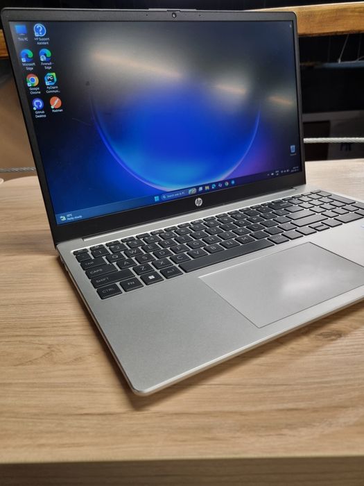 HP 250 G10 Intel Core I5 1334U  Noutbook sotiladi!!! Xolati ideal