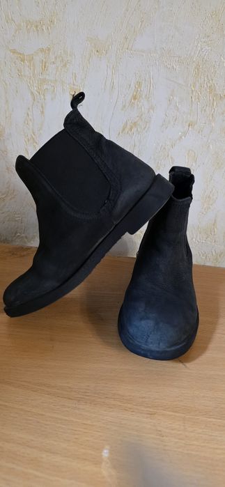 Продам полусапожки 32р бу