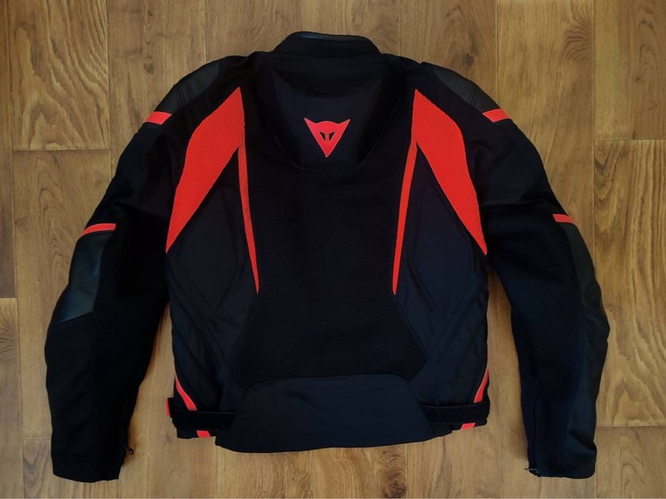 Мото яке Dainese