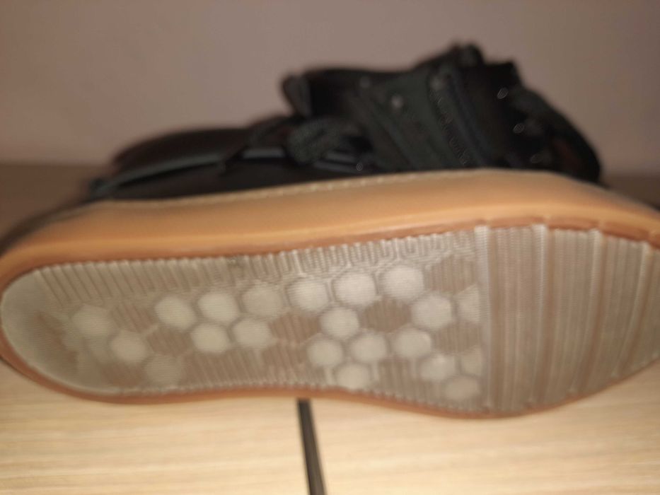 Марка Clarks.  Детски обувки .Чисто нови, естествена кожа.