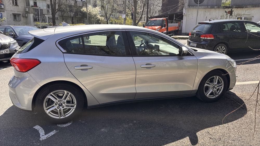 Ford Focus benzină - 123105 km  - Automata 8 viteze