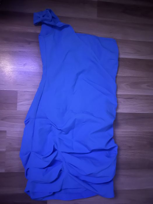 Абитуриенска рокля