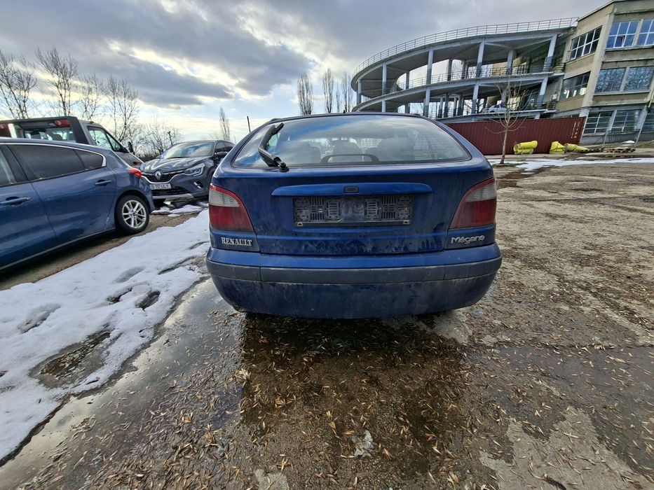 Dezmembrez Renault Megane 1 1.6B 2001 K4M-A7