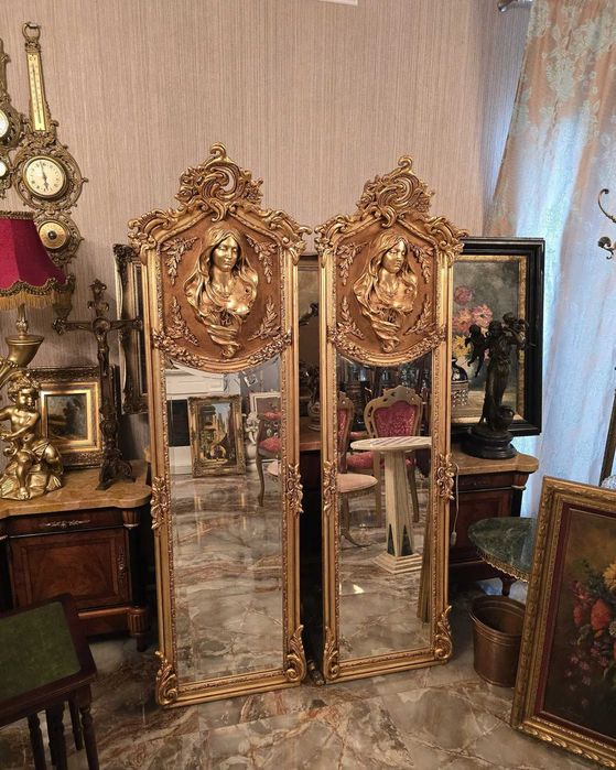 Pereche de oglinzi stilul art-nouveau.